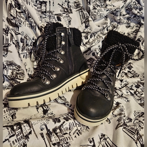 SUSINA Waterproof Sherpa lined Snow boots sz5.5 - Picture 1 of 16